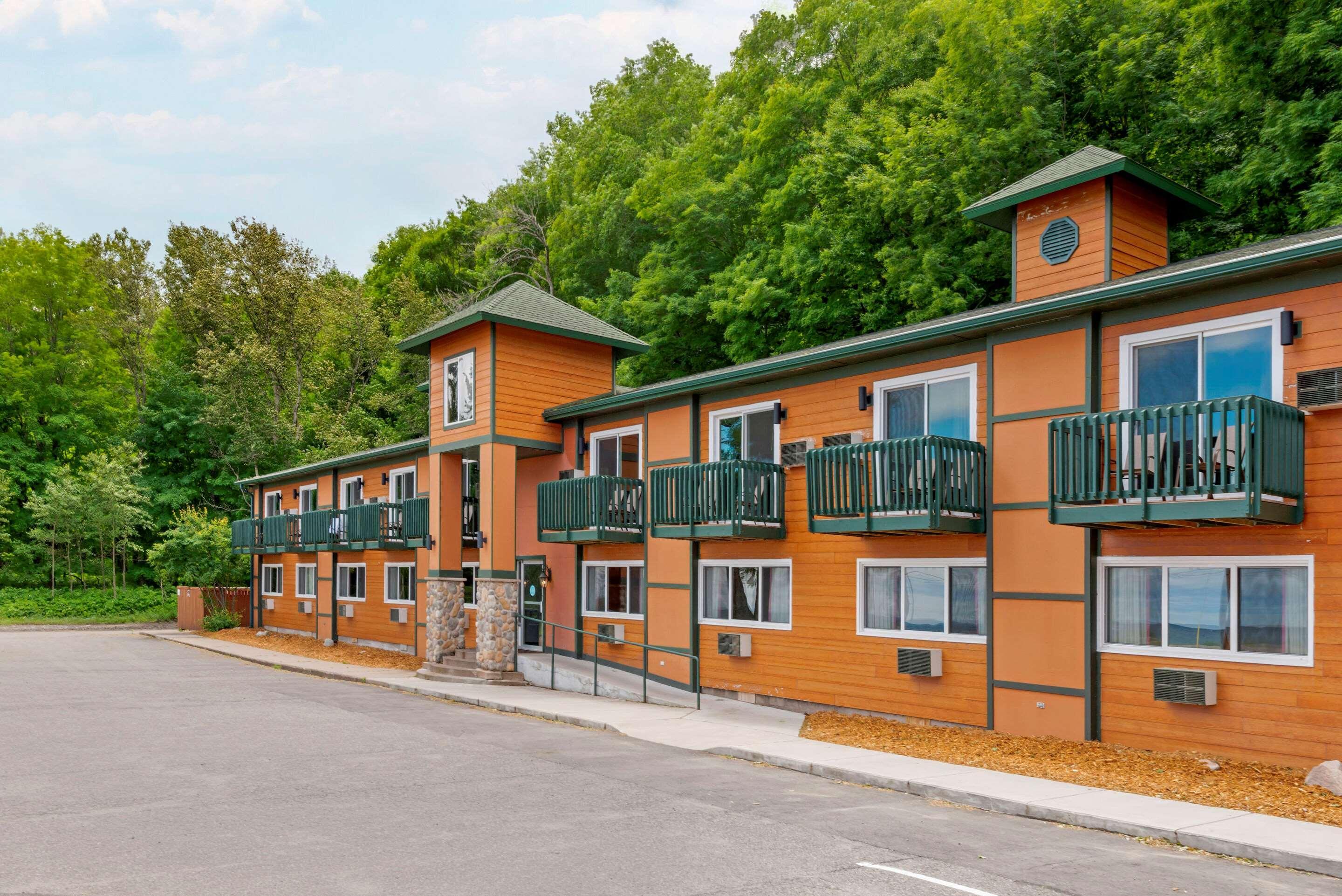 Econo Lodge Lakeview Marquette Kültér fotó